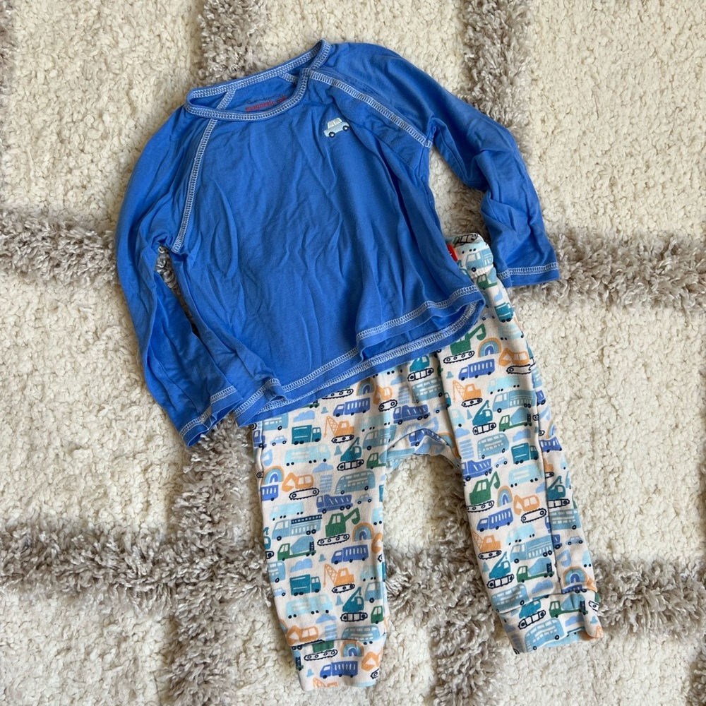 Magnetic me baby boy matching set 9-12 months
